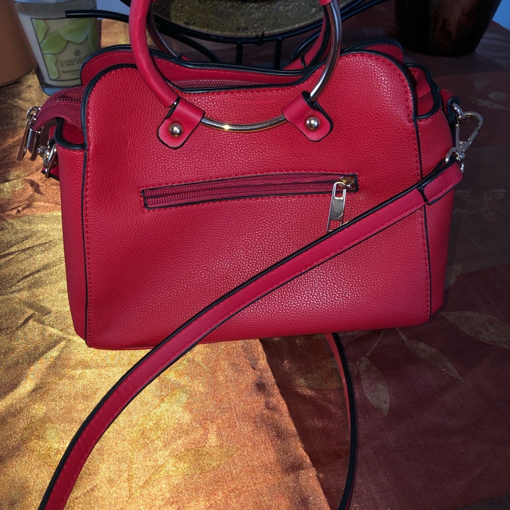 Red handbag - Picture 2 of 4